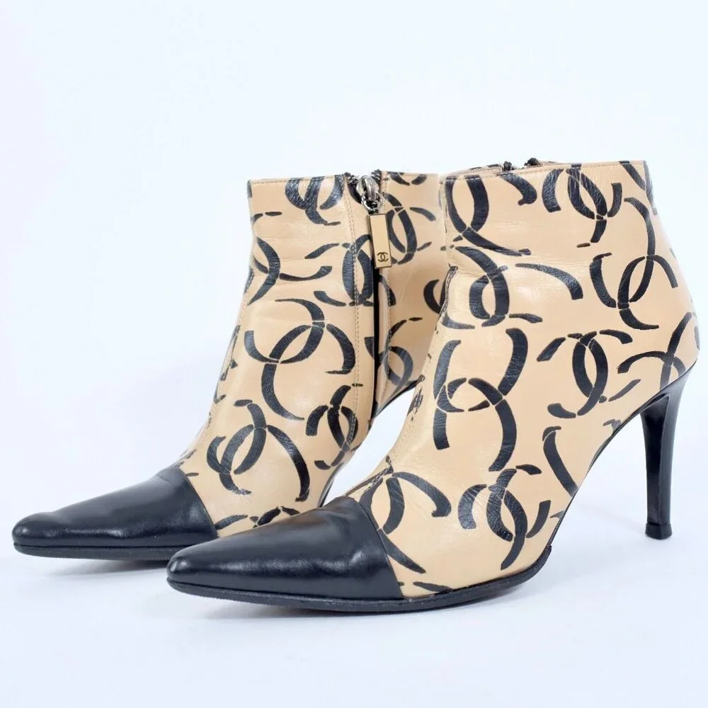 CHANEL Ankle Boots with Black and Cream Design - Picture 5 of 16